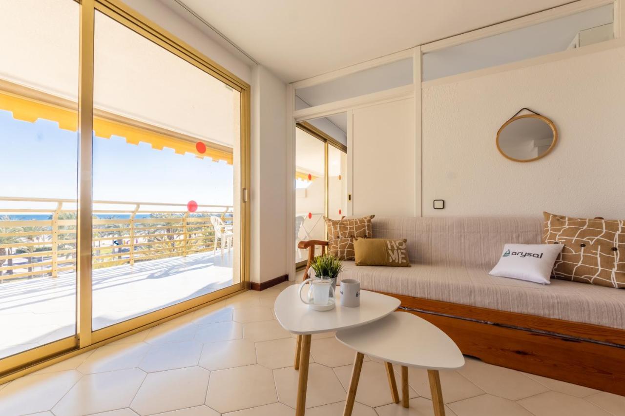 살루 Novelty Con Vistas Al Mar 아파트 외부 사진
