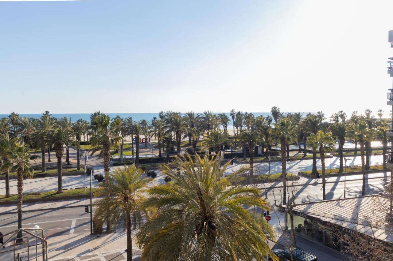 살루 Novelty Con Vistas Al Mar 아파트 외부 사진
